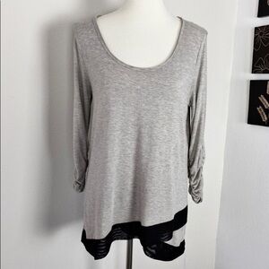 Chelsea & Theodore Contrast Tunic Top Gray Black Size M